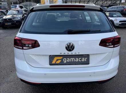 Volkswagen - Passat