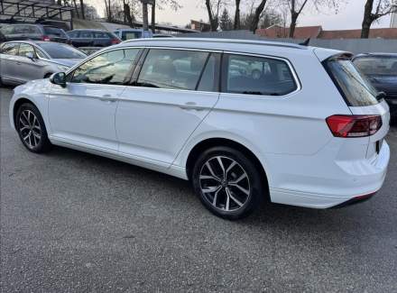 Volkswagen - Passat
