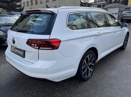 Volkswagen - Passat