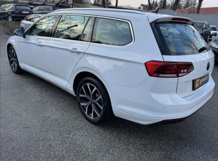 Volkswagen - Passat