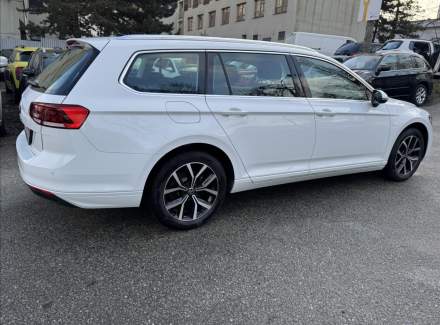 Volkswagen - Passat