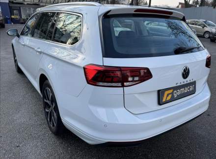 Volkswagen - Passat