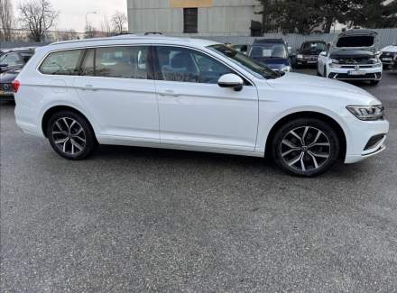 Volkswagen - Passat