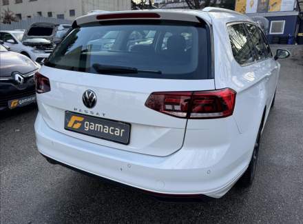 Volkswagen - Passat