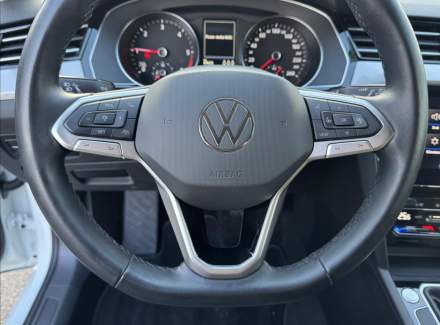 Volkswagen - Passat