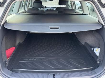 Volkswagen - Passat