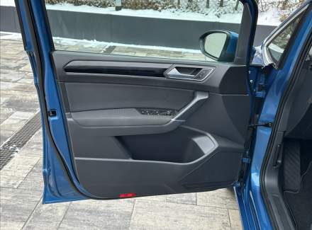 Volkswagen - Touran