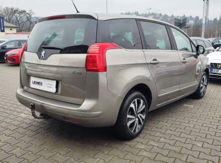 Peugeot - 5008