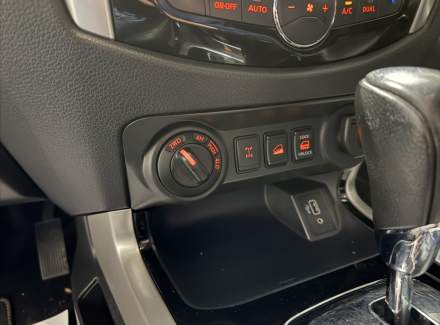 Nissan - Navara