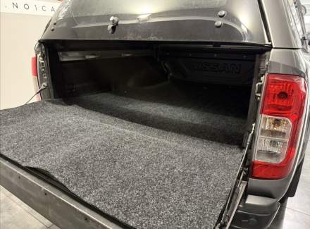 Nissan - Navara