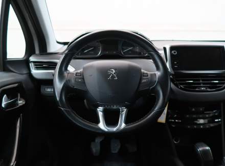Peugeot - 208