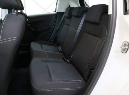 Peugeot - 208