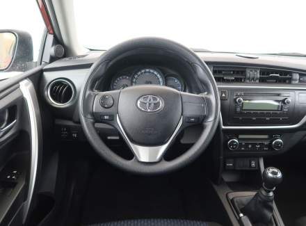 Toyota - Auris