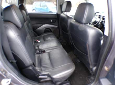 Mitsubishi - Outlander