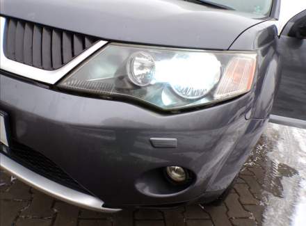 Mitsubishi - Outlander