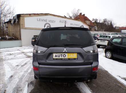 Mitsubishi - Outlander