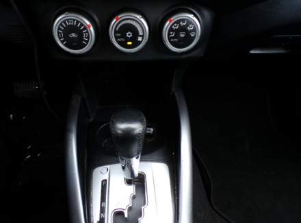 Mitsubishi - Outlander