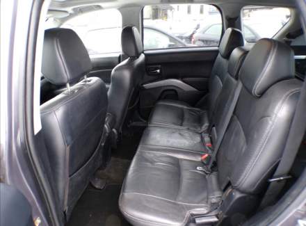 Mitsubishi - Outlander