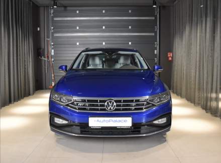 Volkswagen - Passat