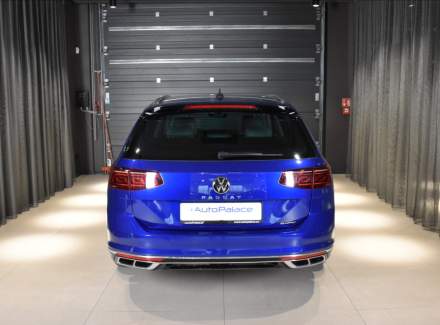 Volkswagen - Passat