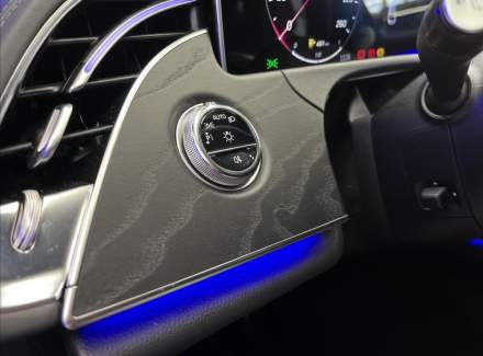 Mercedes-Benz - E-class