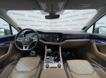 Volkswagen - Touareg