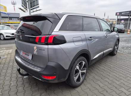 Peugeot - 5008
