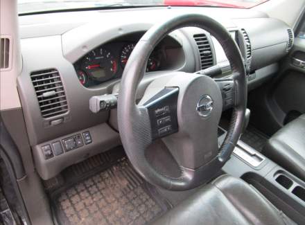 Nissan - Navara