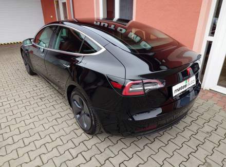 Tesla - Model 3