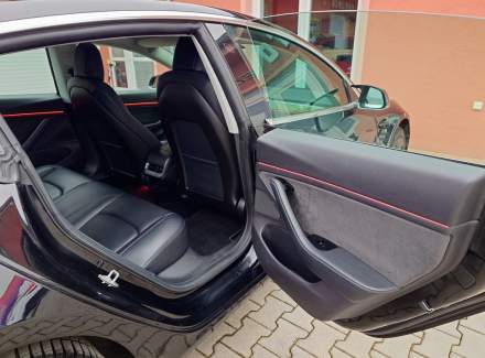 Tesla - Model 3
