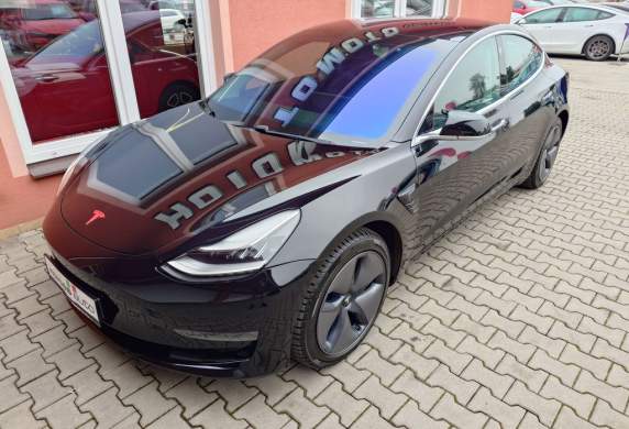 Tesla - Model 3
