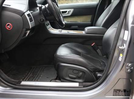 Jaguar - XF