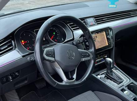 Volkswagen - Passat