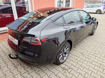 Tesla - Model 3