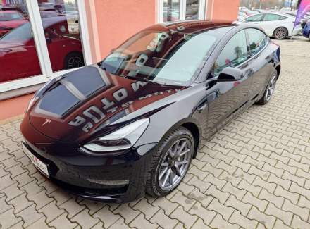 Tesla - Model 3
