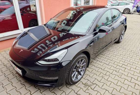 Tesla - Model 3