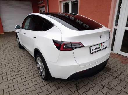 Tesla - Model Y