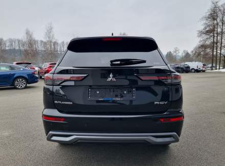 Mitsubishi - Outlander