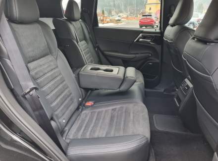 Mitsubishi - Outlander