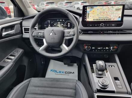 Mitsubishi - Outlander