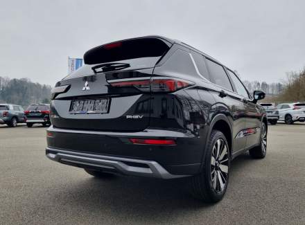 Mitsubishi - Outlander