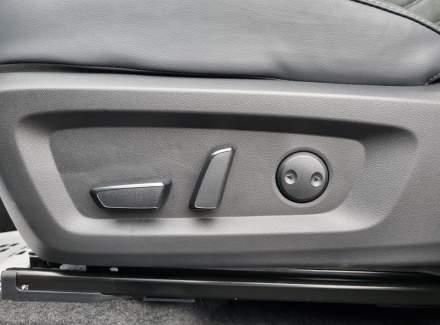 Mitsubishi - Outlander