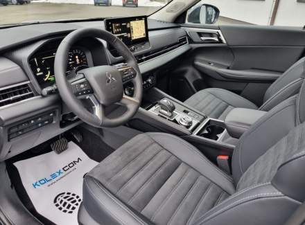 Mitsubishi - Outlander