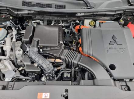 Mitsubishi - Outlander