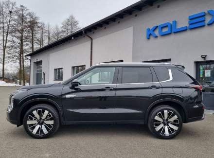 Mitsubishi - Outlander