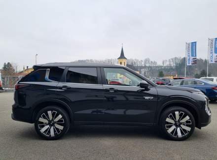 Mitsubishi - Outlander