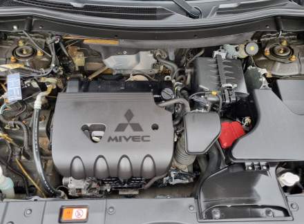 Mitsubishi - Outlander