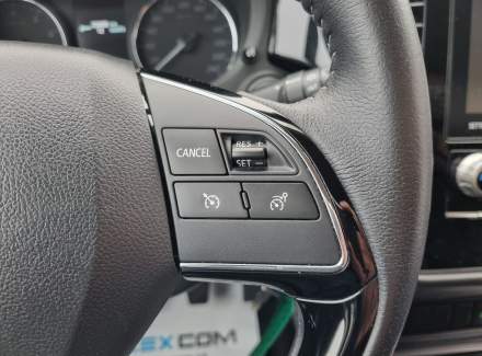 Mitsubishi - Outlander