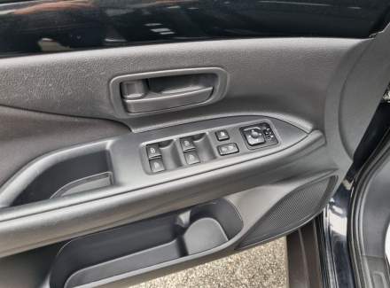 Mitsubishi - Outlander