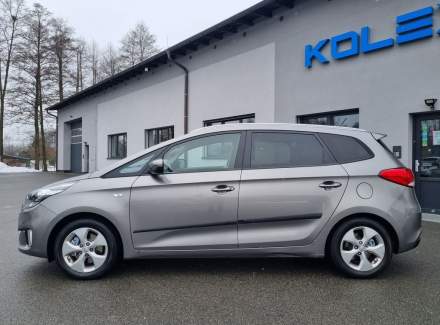Kia - Carens